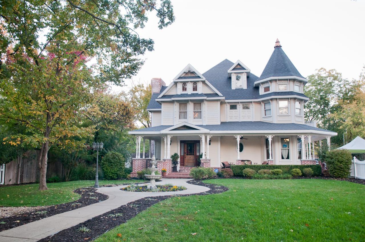 The Victoria Bed & Breakfast Bentonville Exterior foto