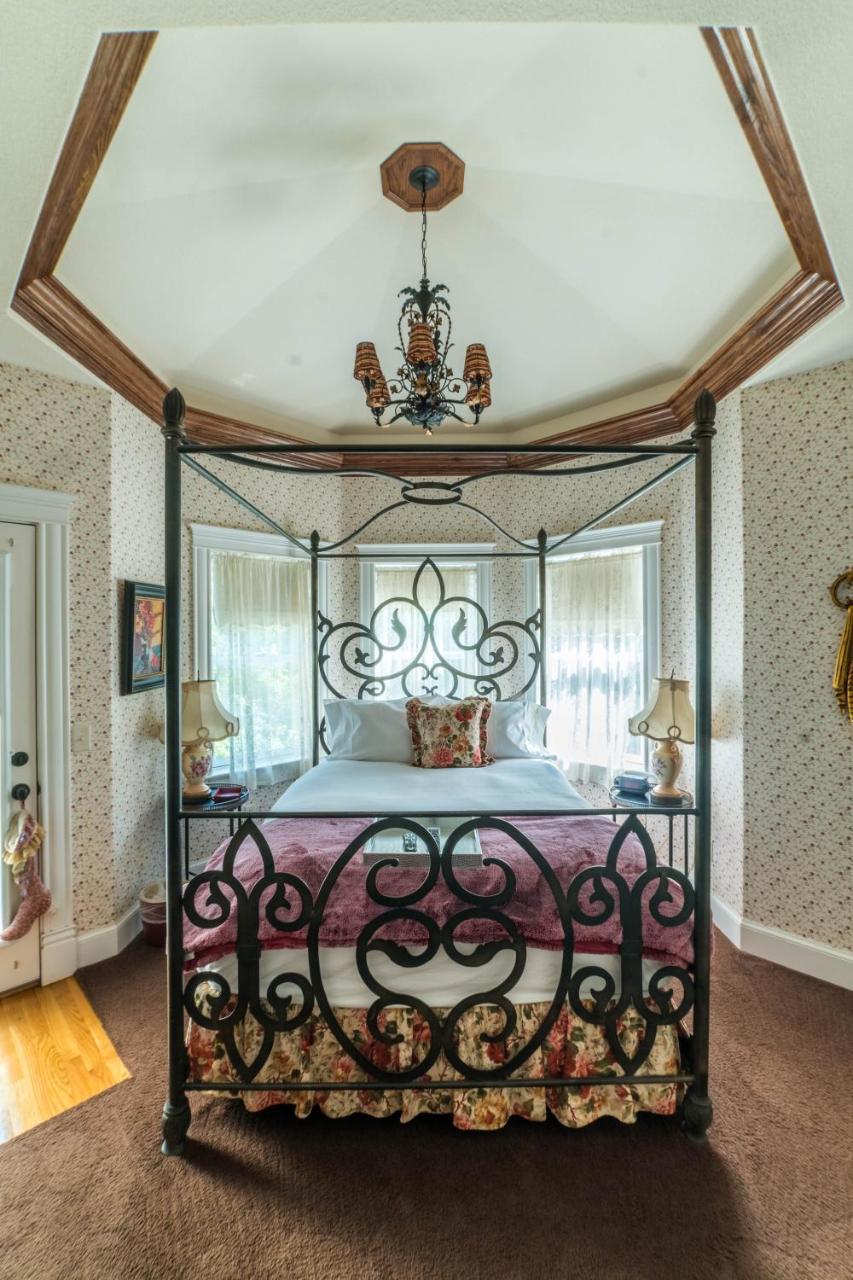 The Victoria Bed & Breakfast Bentonville Exterior foto